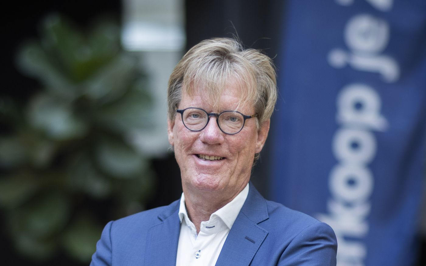 Portret van Bernd, ervaren begeleider bij bedrijfsverkoop en de rol van een bedrijfsmakelaar